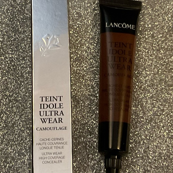 555 SUEDE C Lancôme Teint Idole Ultra Wear Concealer - Picture 2 of 9